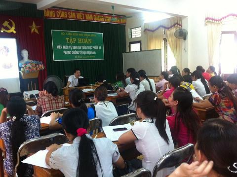 Tập huấn kiến thức vệ sinh an toàn thực phẩm tại Nghệ An